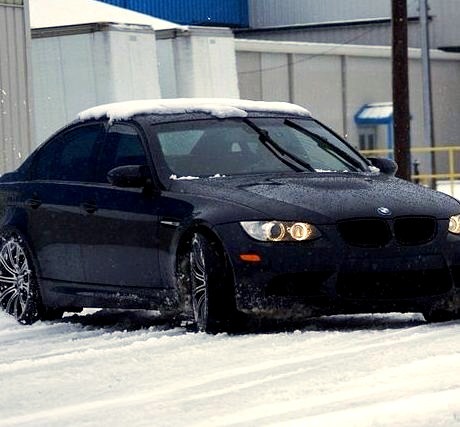BMW in the Snowwww.DiscoverLavish.com